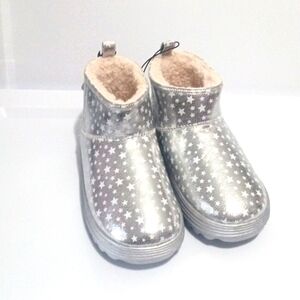 ROXY GIRLS METALLIC SILVER STAR SPANGLED SHERPA LINED ANKLE BOOTIES SIZE 3 NWT
